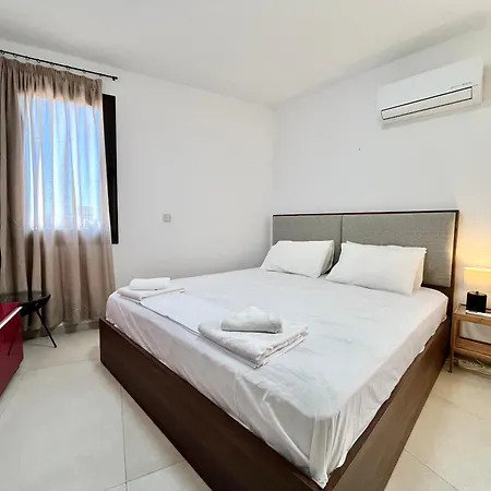 Sealine Apartament Larnaca